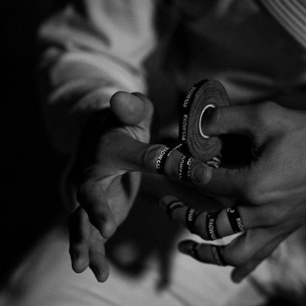 COMPETITION FINGER TAPE