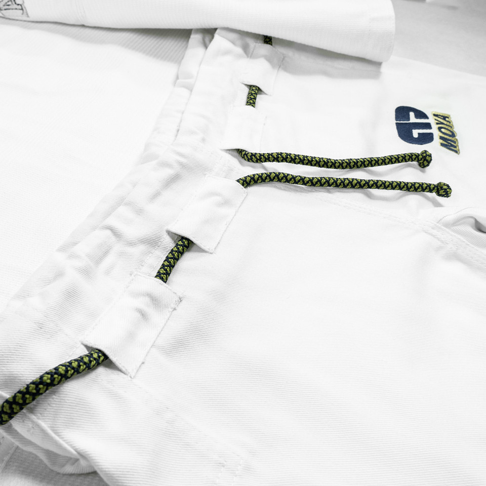 26 FLAGSHIP WHITE KIDS GI